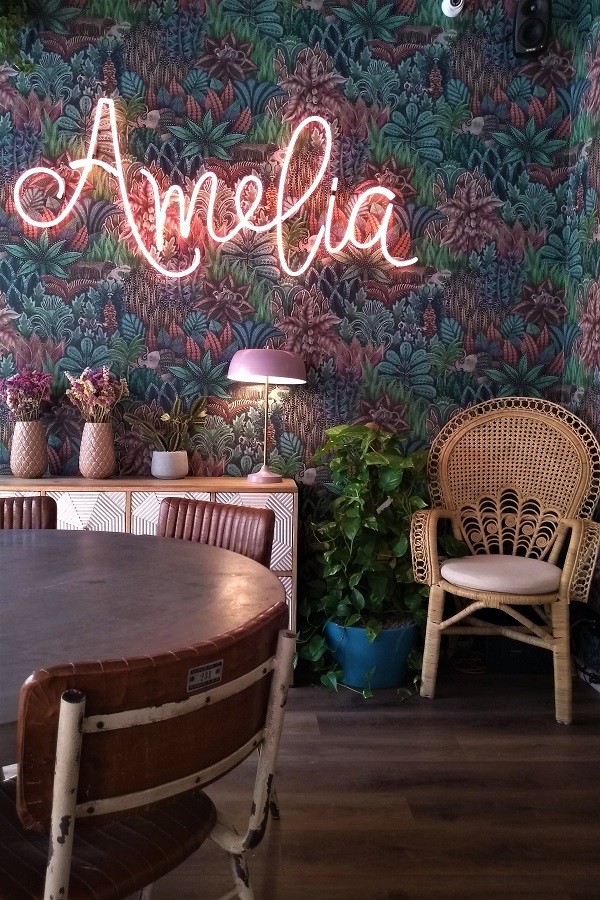 Looking for the best alternative cafés in Lisbon? Visit Amélia, a cozy café in Campo de Ourique famous for its pancakes.
