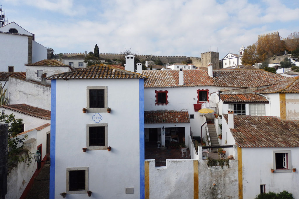 West Portugal Road Trip: Colorful houses in Óbidos