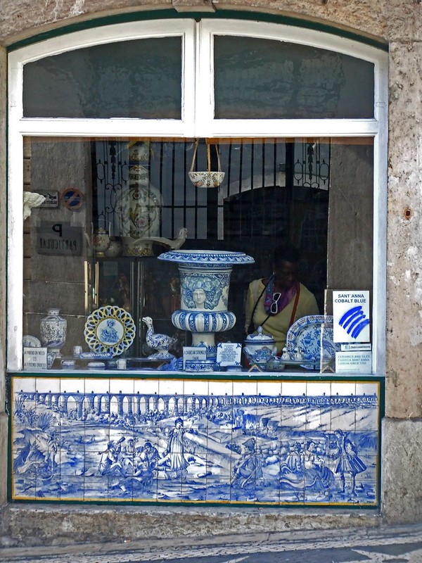 Fábrica Sant'Anna tile shop in Lisbon